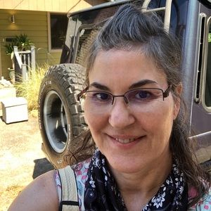 Meet your Posher, Holly platt